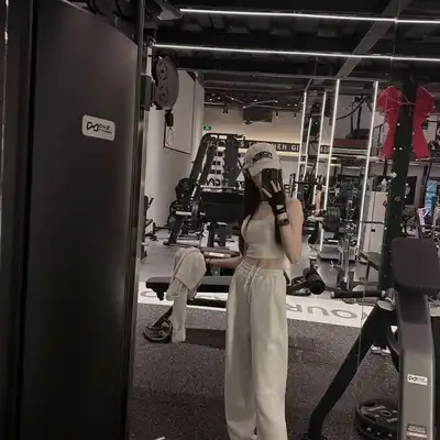 余承静